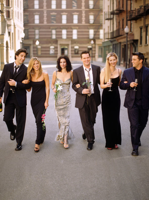 CatherineM365's tweet image. Rest in peace Matthew Perry🙏 💔Thank you for being one of our Friends Chandler Bing😔 #matthewperry