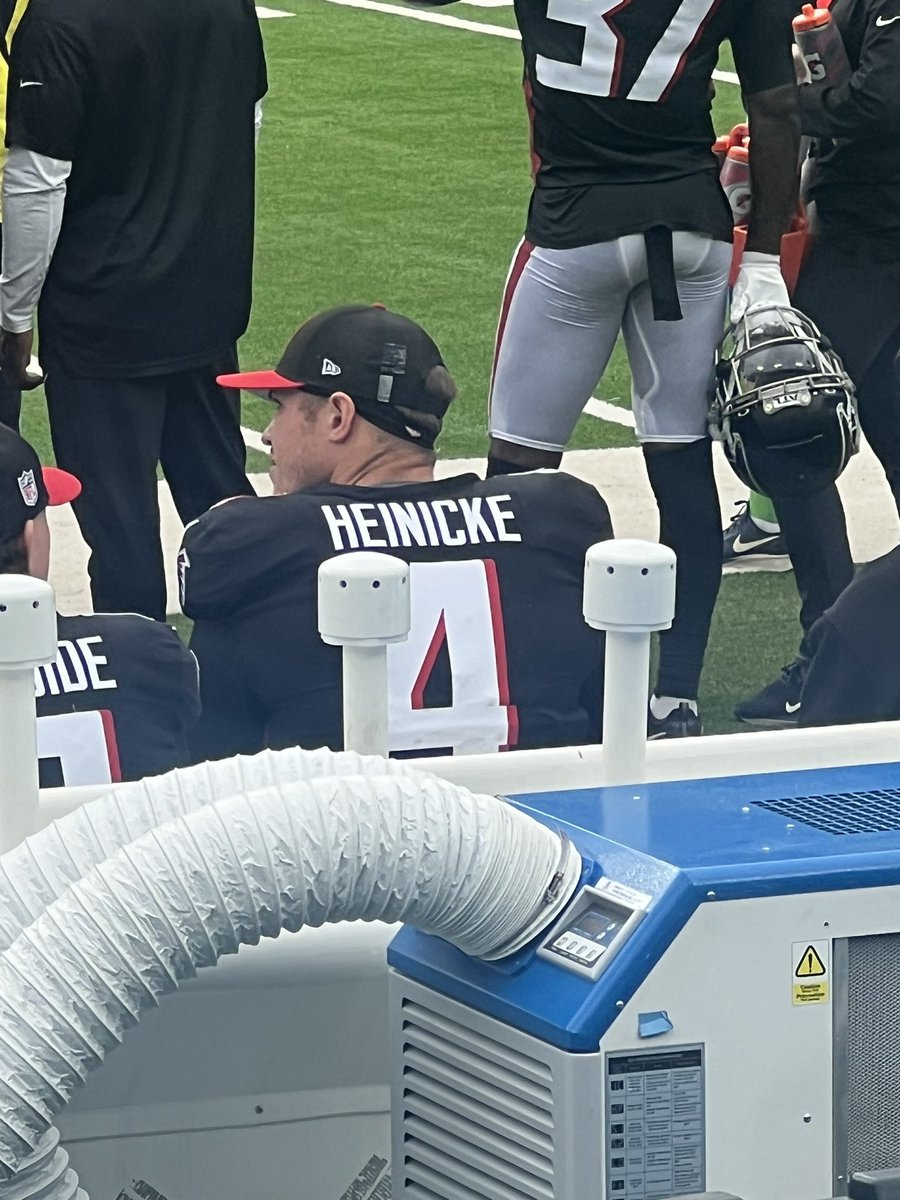 I’m 30 feet from my college quarterback <a href="/TaylorHeinicke/">Taylor Heinicke</a>
