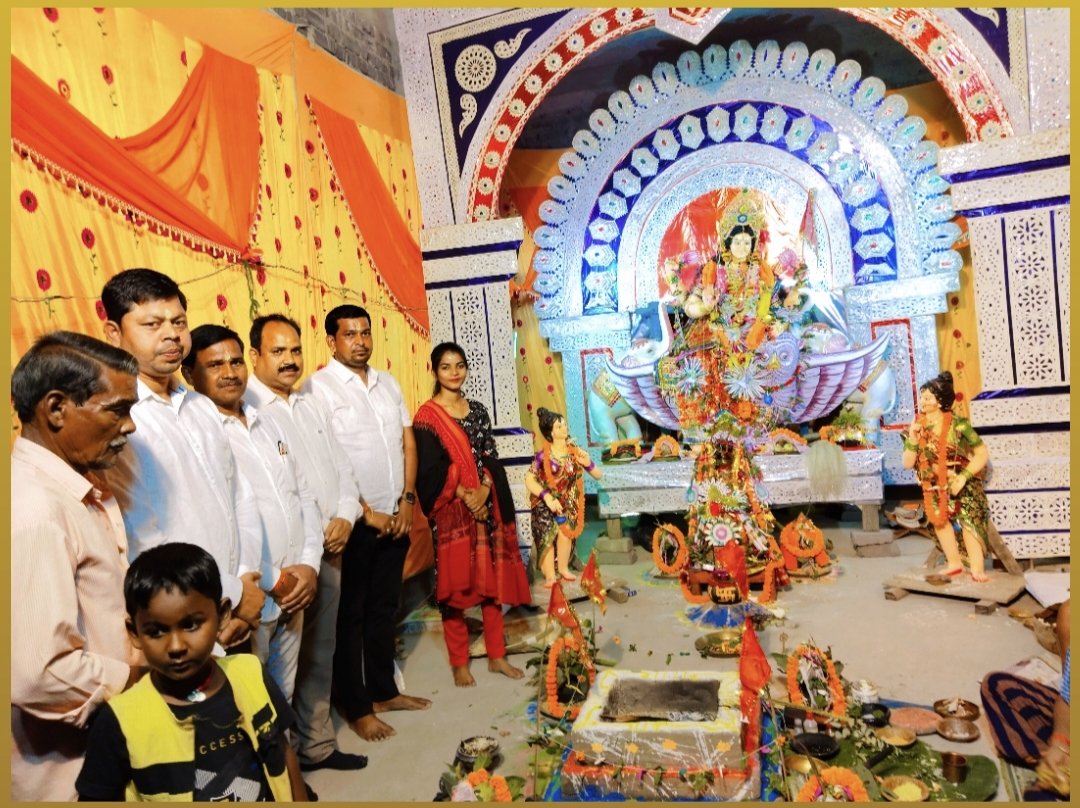SMRUTI_09's tweet photo. ଧର୍ମଶାଳା ନିର୍ବଚନମଣ୍ଡଳୀ ଅନ୍ତର୍ଗତ ହରିଦାସପୁର ଗ୍ରା:ପ ଶ୍ରୀବନ୍ତପୁର ଗ୍ରାମରେ ଆୟୋଜିତ ମା ଲକ୍ଷ୍ମୀଙ୍କ ପୂଜା ଉତ୍ସବରେ ଯୋଗଦେଇ ମାଟିର ମଣିଷ ତଥା ଗ୍ରାମର ଗୁରୁଜନ ମାନଙ୍କ ଦ୍ଵାରା ସମ୍ବର୍ଦ୍ଧିତ ହେବାର ସୌଭାଗ୍ୟ ଅର୍ଜନ କରିବା ଅବସରରେ।
#keepblessing
Naveen Patnaik
Pranab Kumar Balabantaray
Smruti Rekha Behera https://t.co/rtvoIJRqeO