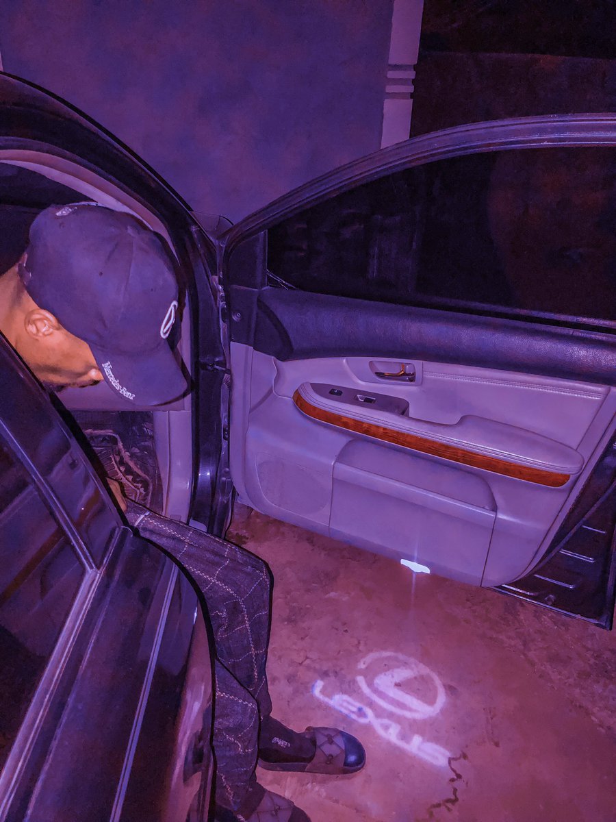 UltimateEmcliiz's tweet image. YOU HAVE TWO LIVES. THE SECOND BEGINS WHEN YOU REALISE YOU ONLY HAVE ONE 👼