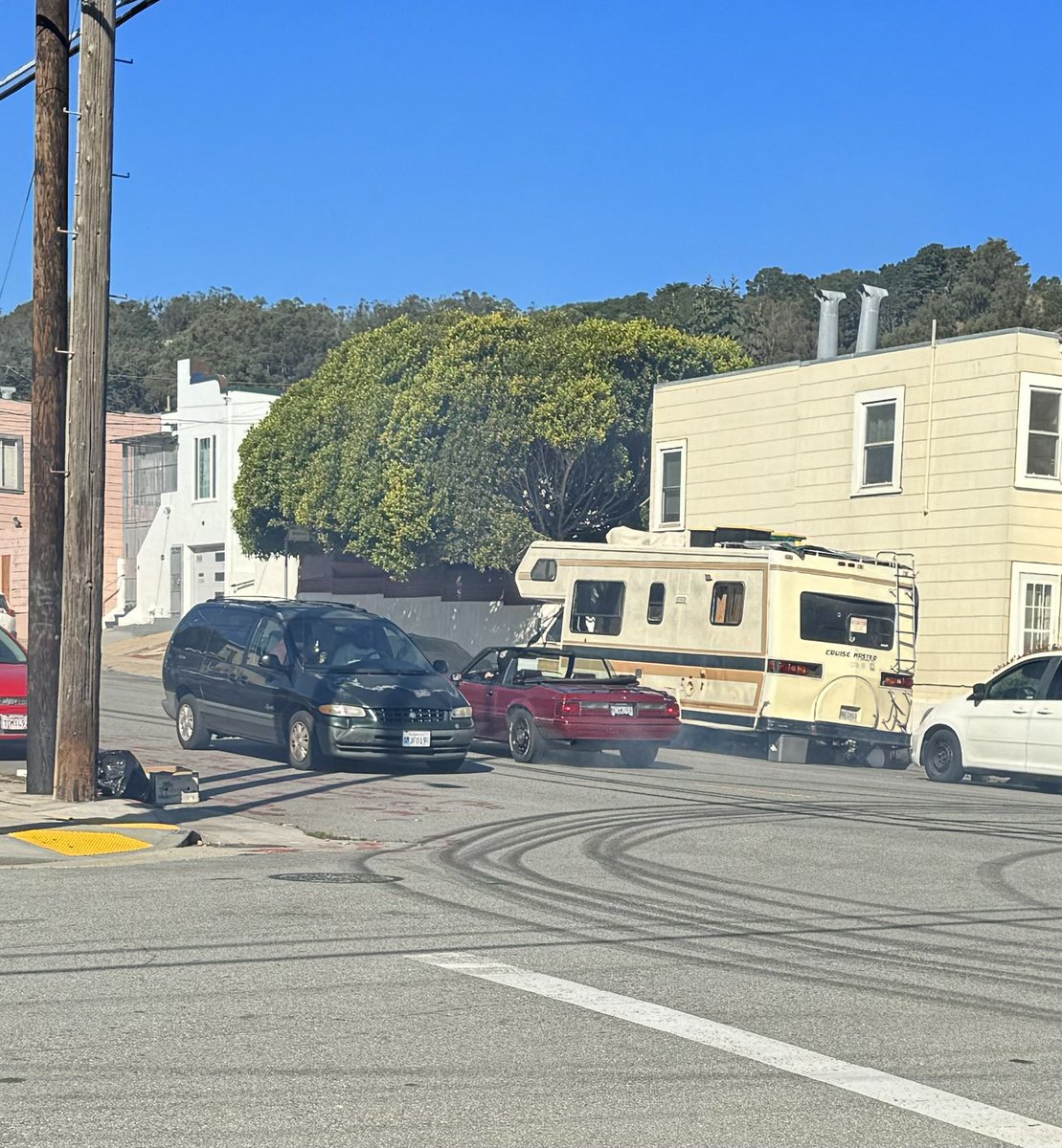 Dimplesbb's tweet photo. @SFMTA_Muni  @SFPD  ongoing problems.  Here is the proof, time to issue moving citations.  Keep our street safe for residents. https://t.co/LHOz1QFcPY