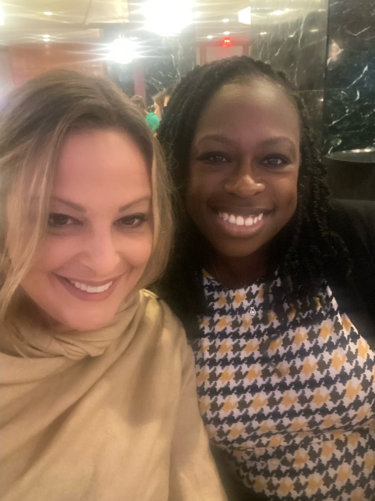 MsSouverain_15's tweet photo. Spent the morning celebrating the hard work of UFT members with my teacher center family at #teacherunionday 🎉 #unionstrong @UFTTchrCENTER #teacherssupportteachers https://t.co/16jXEcNq3j
