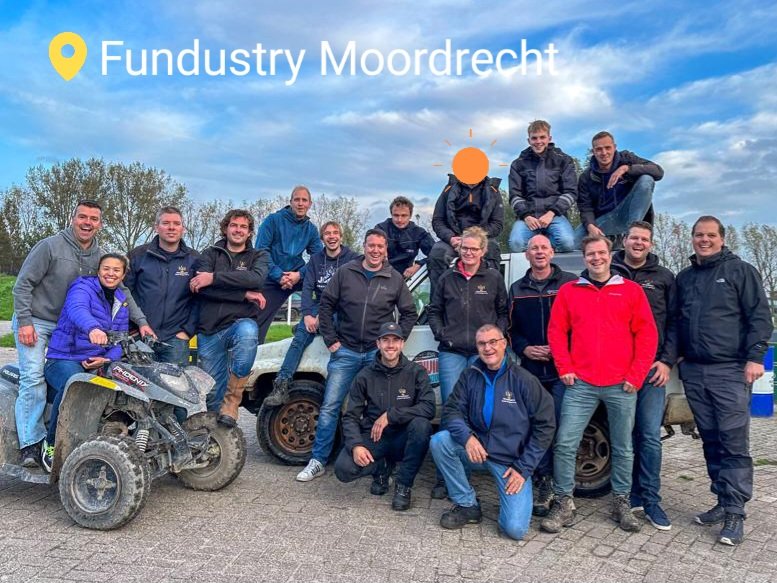Soms moet er ook ruimte zijn voor ontspanning. Daarom zijn we gisteren als ploeg een dagje op stap gegaan. 
Een middagje met 4x4 off road rijden, teambuilding á la Expeditie Robinson en quadrijden werd afgesloten met een gezellige barbecue.