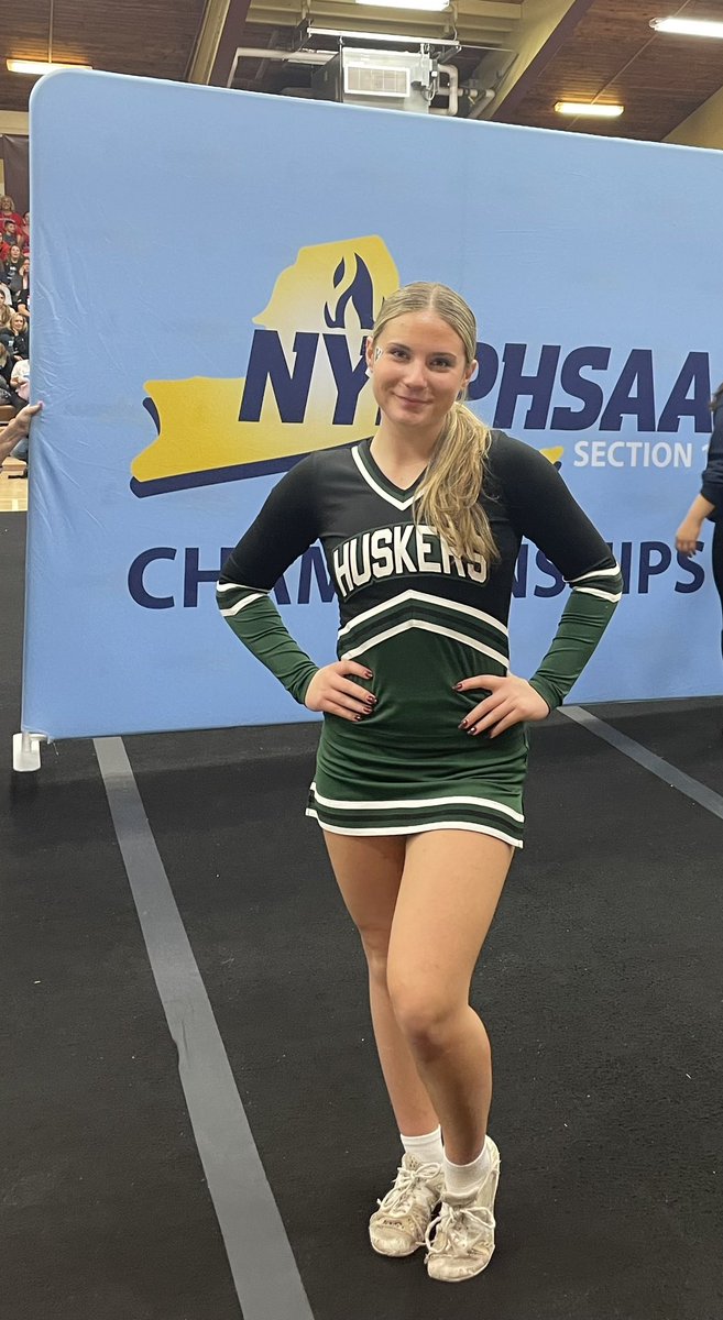 YHS Varsity Cheerleading tweet media