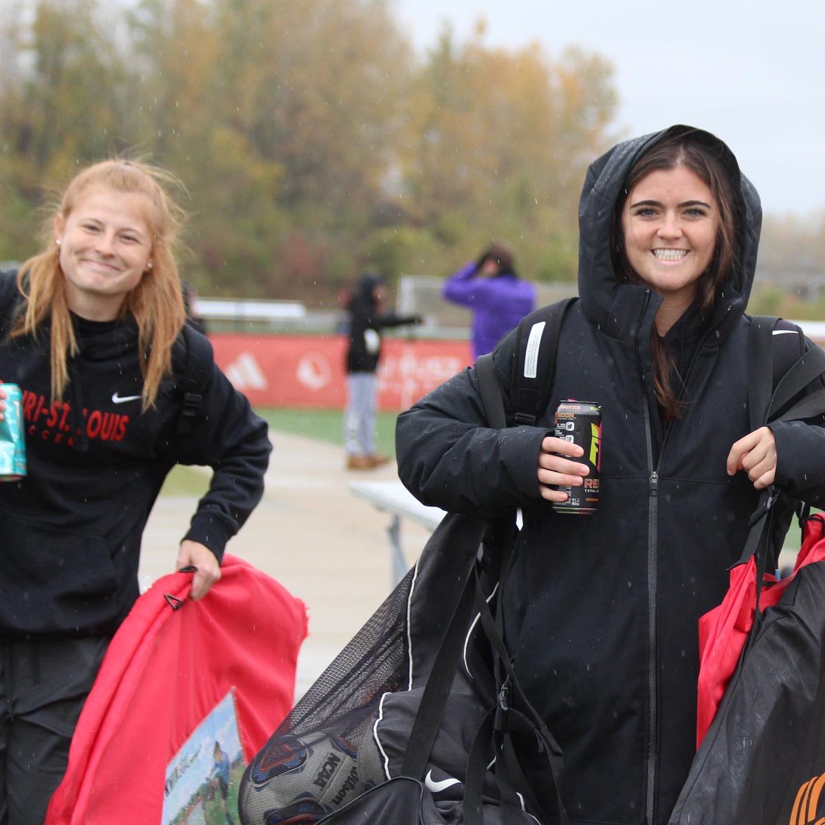 All smiles for this rainy day😁🔱