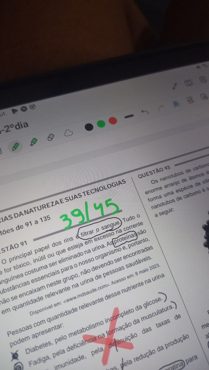 dudacapii's tweet image. imagina falar pra Eduarda que acertou 16 questões em natureza 2022 q ela vai se tornar capaz de fazer isso aqui, às vezes eu amo viver!
(mesmo que em simulado, n tô falando que vou fazer isso no Enem não tentem me diminuir pfv)

q loucura 🤡