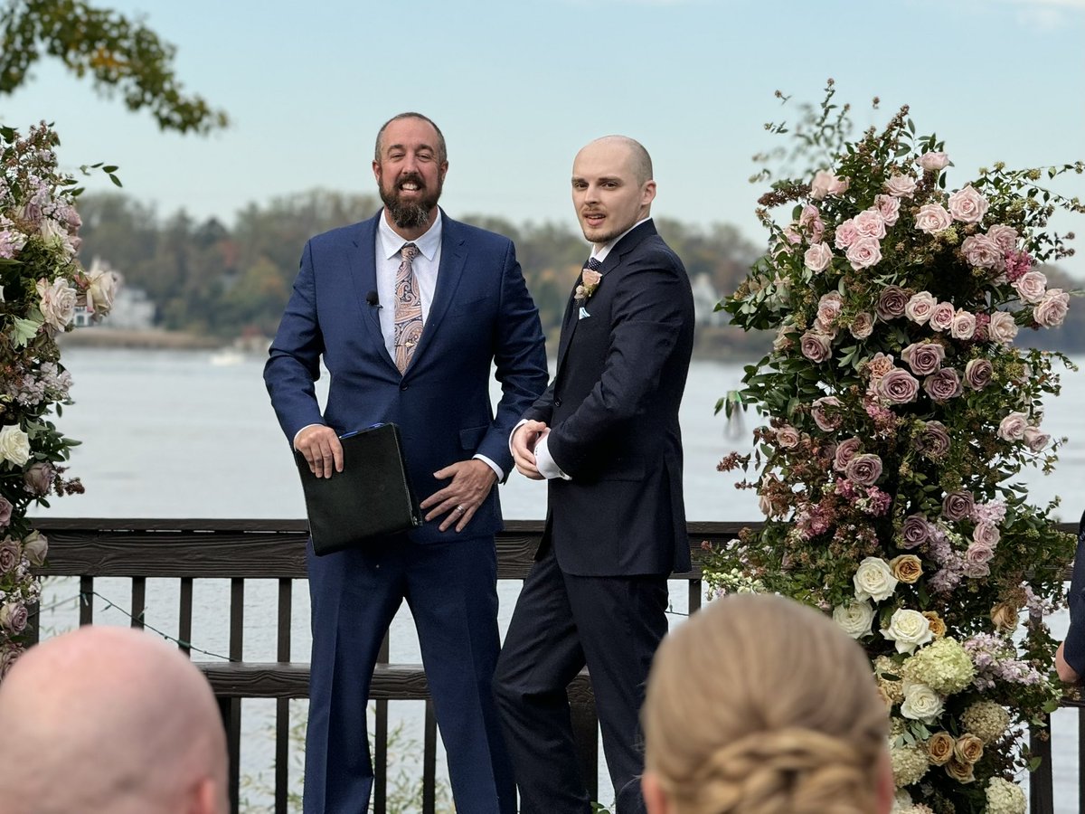 haney_mr's tweet photo. Another wedding in the books! #RevKev https://t.co/ZRqwfIBAv0