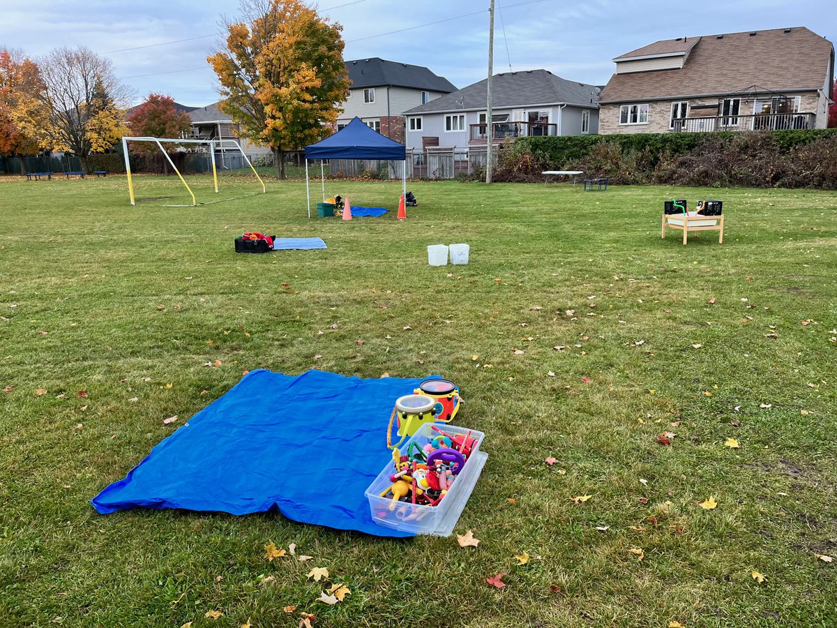 MsNikkiECE's tweet photo. Mud kitchens, magnetic tiles on portable for some vertical exploration. Number scavenger hunts, wand building, leaf pictures, ribbon tying, leaf mazes, drum fit, dress up and some quiet centres for students that needed some space. https://t.co/5D1kZe2zgg