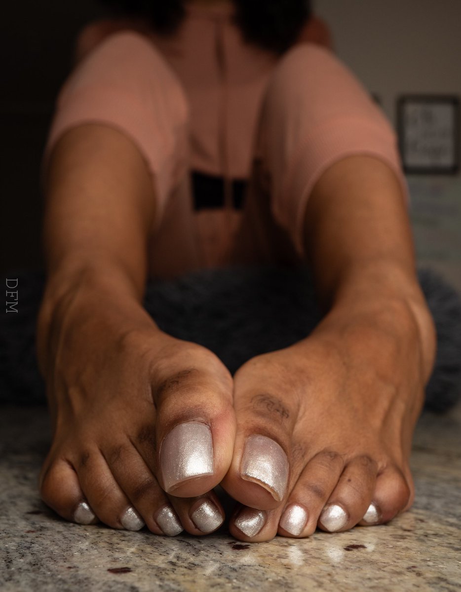 uspoilmerotten's tweet photo. How bad do you want them?  😈✨👣🙈💦🤭🍆🥛🦶🏽🪵🧦🫣 @DFMbarefootENT #prettytoes #footworship #longtoes #feet #footfetish https://t.co/xYekKgTR9K