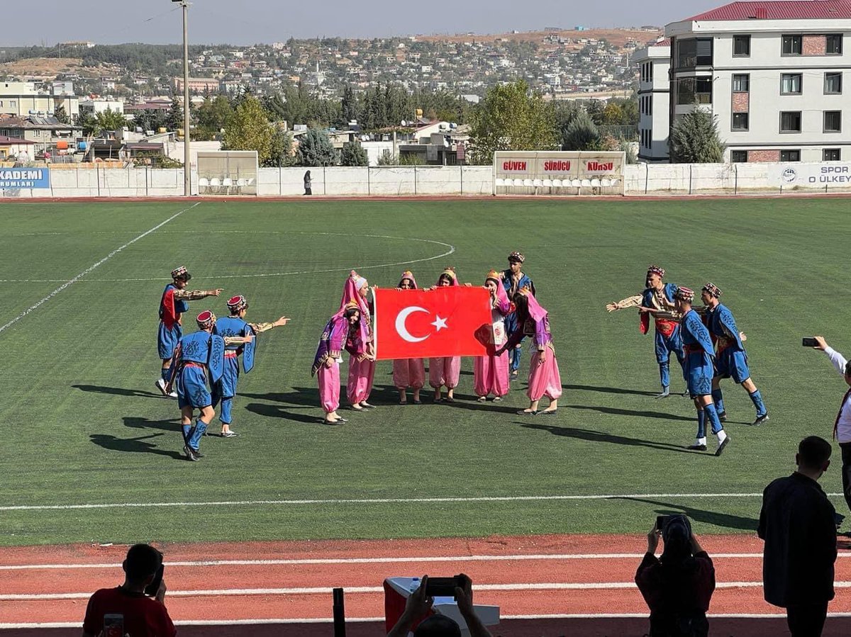 29 Ekim Cumhuriyet Bayramımız Kutlu Olsun🇹🇷 #PazarcıkGenclikMerkezi Pazarcık Celal Tekşen Stadyumunda düzenlenen törene katılım sağladık.