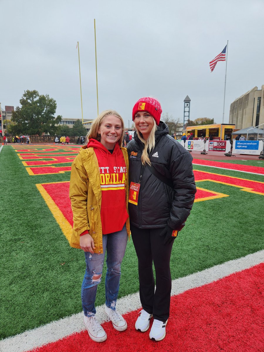 Had a great official visit at Pitt
this weekend! Thank you for having us! @CoachFullerPitt
<a href="/CoachBradF/">Brad Fuller</a> @Gorilla SFB
<a href="/VisionArkansas/">VisionGold18U</a>
<a href="/BoonevilleLady1/">Booneville Ladycat Softball</a>