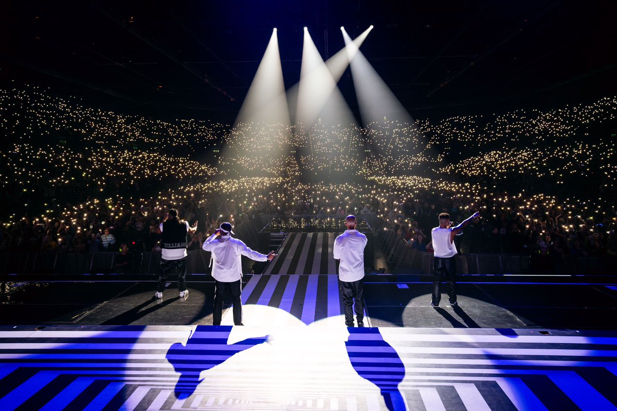 JLSOfficial's tweet photo. The most special way of touring… it’s a family affair! 🖤 Living for moments like these… Thank you Birmingham 🙏🏾 

📸 Scott Garfitt https://t.co/zwQ9ct0F7C
