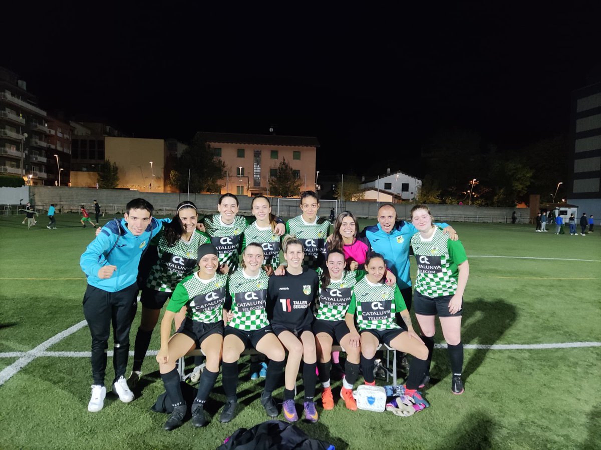 AtleticRipoll's tweet photo. 💚VICTÒRIA AL DERBI FEMENÍ💚
@fecvalldelter 2 - @catalunyatelecom At. Ripoll 4 
➡️Bon partit dels dos equips femenins del Ripollès.
⚽️Gols D’ Irene, Paula (2) i Picola
🔝Sumem 3 punts que ens fan pujar a la classificació! 
💚Seguim equip! https://t.co/aYg7qyeK7X