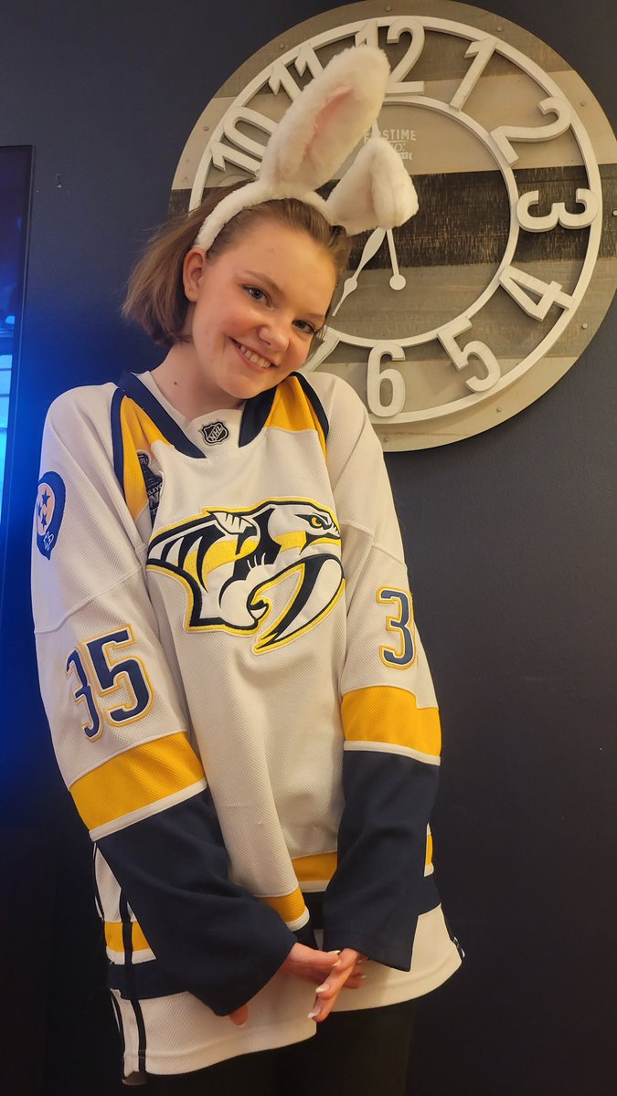 gilly0298's tweet photo. Halloween costume vol. 2 = 🏒🐇

#halloweekend https://t.co/U3d05UHbmz