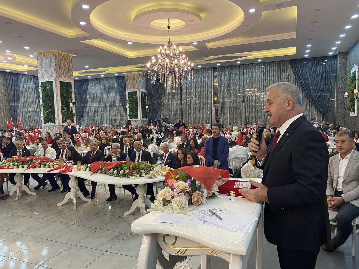 ahmetarslan36's tweet photo. Cumhuriyetimizin 100. kuruluş ve Kars’ımızın 103. kurtuluş yıldönümü kutlamaları kapsamında KAİ SERHATLILAR BİRLİĞİ tarafından düzenlenen geceye katılarak; duygularımızı hemşerilerimiz ile paylaştık.

Emeği geçen herkese ve bütün katılımcılara teşekkür ediyorum. https://t.co/R5jIvI1fcB