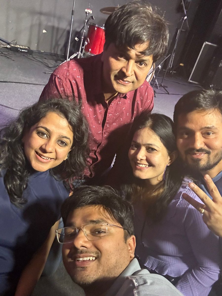 the_sumitsharma's tweet photo. Memorable evening with @HumorouslyVipul. Thanks for the wonderful laugh riots. Great show, you have our heart ❤️
@goenkashishir @ShaliniGaur3 https://t.co/sm1w1s2kRV