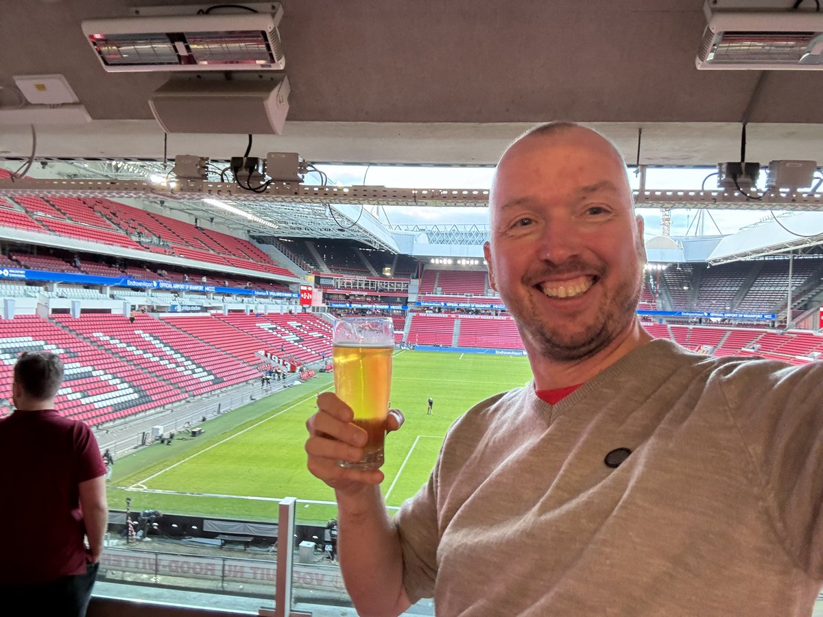 Teamuitje met een Amsterdammer en Haarlemmer in Eindhoven. Wat een geweldige middag. Genoten!