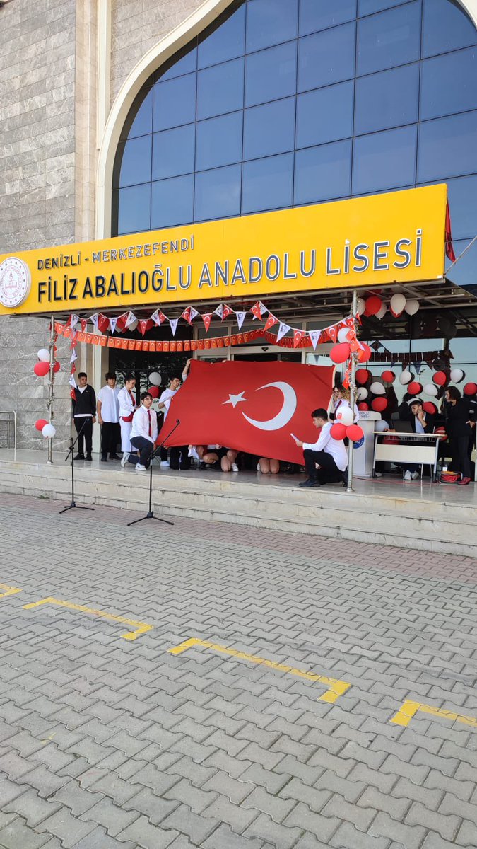 FevziYetik's tweet photo. Bir ay boyunca öğretmeniyle öğrencisiyle Cumhuriyetimizin kuruluşunun 100. Yılı münasebetiyle gerçekleştirdiğimiz etkinlikleri bu gün kutlama programıyla taçlandırdık. Emeği geçen herkese minnettarız. Muhteşemsin FAAL
@tcmeb 
@Yusuf__Tekin
@Emre_Caliskann 
 @fevzi_yetik20 https://t.co/jBeT9oUSQu