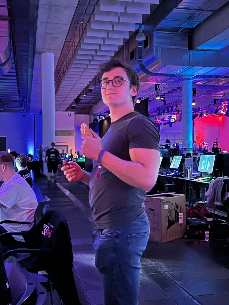 xTreMe_CS_'s tweet image. CS2 @VulkanLAN 2023 Champions! 🏆🎉

War mir eine Ehre zusammen mit den Kings @Maku_CS @Intercepti0nCS @OfficialfarmaG @keef_cs die erste CS2 LAN zu gewinnen ❤

Danke auch an @AustrianForce für alles 😊❤