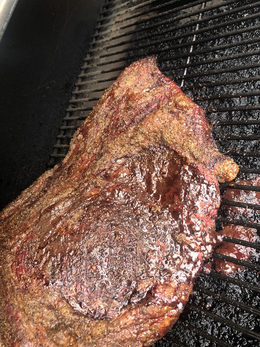 secondpete17's tweet image. Brisket and a whiskey. What can be better on a football Sunday.