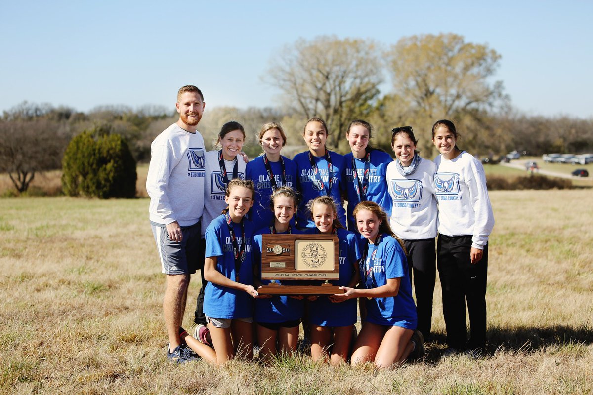 owlxc's tweet image. 🏆🏆2020-2021-2022-2023🏆🏆

Some of the toughest girls in the State. XC is ONLY a TEAM sport in these girls minds! #NastyTough #Family 💙
