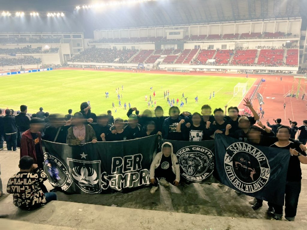 TIGER GROTTA PERSIJA tweet media