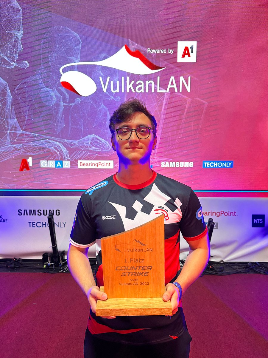 xTreMe_CS_'s tweet image. CS2 @VulkanLAN 2023 Champions! 🏆🎉

War mir eine Ehre zusammen mit den Kings @Maku_CS @Intercepti0nCS @OfficialfarmaG @keef_cs die erste CS2 LAN zu gewinnen ❤

Danke auch an @AustrianForce für alles 😊❤