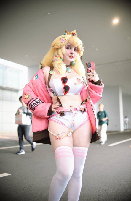 Peaches Peaches Peaches 🍑🍑 https://t.co/skDOC28lHW<a href="/tag/cosplay"class="tags"><span>#cosplay</span></a><a href="/tag/nami"class="tags"><span>#nami</span></a>