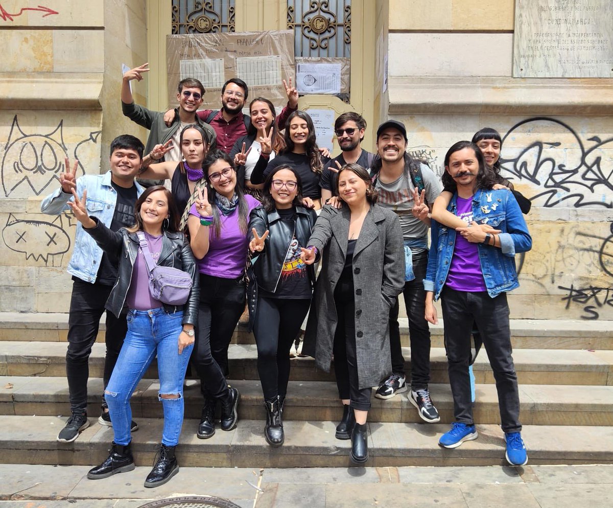 JenniferPedraz's tweet photo. 🥳Que alegría acompañar a @LiliCastanedaM en las urnas; una mujer feminista, urbanista y experta en Bogotá que llegará al Concejo a luchar por la vivienda digna, las mujeres, y el medio ambiente. También acompañé a @JERobledo para la Alcaldía por una ciudad digna para todo/as. https://t.co/VRflNjWakP