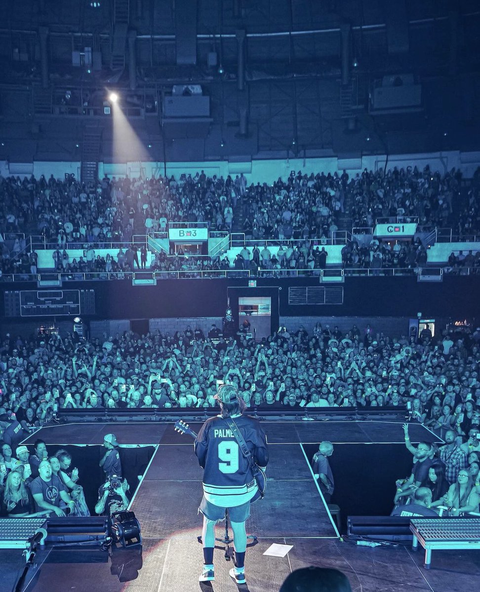 MTSUhockey's tweet photo. about last night… @hardy wearing our alternate jersey⚡️ BUY YOURS TODAY LINK IN BIO!!

#AlwaysStrike⚡️ #ClubHockeyIsCollegeHockey #CollegeHockey #Hardy https://t.co/j0JO9Td4Zn