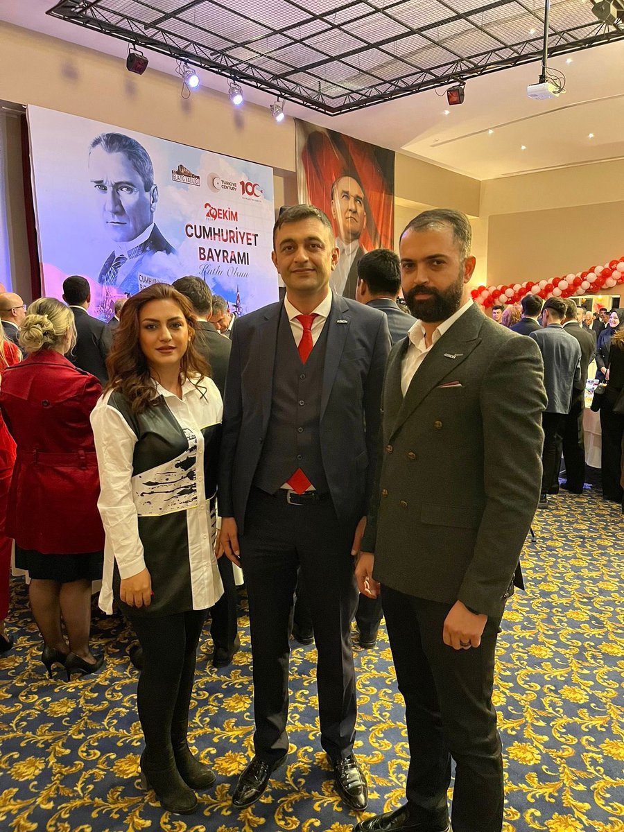 elazigaskon's tweet photo. Yönetim kurulu üyelerimiz Sn. İlksen Nazik, Sn. Kürşat Coşkun, Sn. Selçuk Öner; Elazığ Valiliğinin Cumhuriyetimizin 100. Yılın da düzenlemiş olduğu “29 Ekim Cumhuriyet Bayramı” Resepsiyonuna davet üzerine Katılım sağladılar.
@ASKON @Abdullahcinar23 
@kursadcoskun @elazig_valiligi https://t.co/9bOfjo9iVX