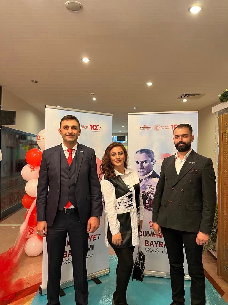 elazigaskon's tweet photo. Yönetim kurulu üyelerimiz Sn. İlksen Nazik, Sn. Kürşat Coşkun, Sn. Selçuk Öner; Elazığ Valiliğinin Cumhuriyetimizin 100. Yılın da düzenlemiş olduğu “29 Ekim Cumhuriyet Bayramı” Resepsiyonuna davet üzerine Katılım sağladılar.
@ASKON @Abdullahcinar23 
@kursadcoskun @elazig_valiligi https://t.co/9bOfjo9iVX