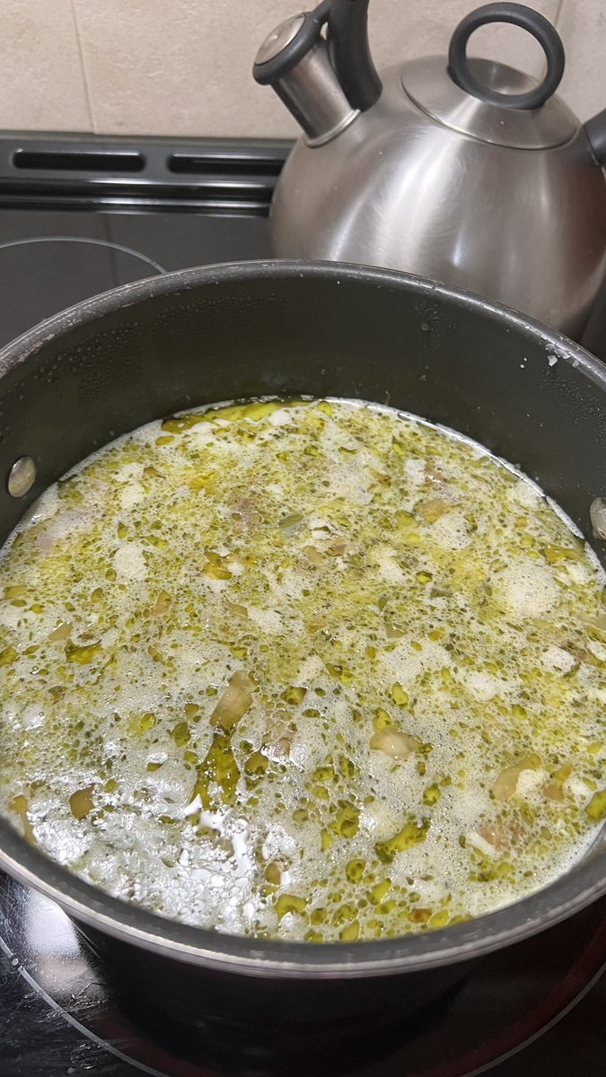 starlit's tweet photo. #coffeebreakcooking garden basil turned into pesto for this easy potato pesto soup #yum #sundaydinner #stuffhegrows #sbrs2008 https://t.co/xJhOQX7PfA