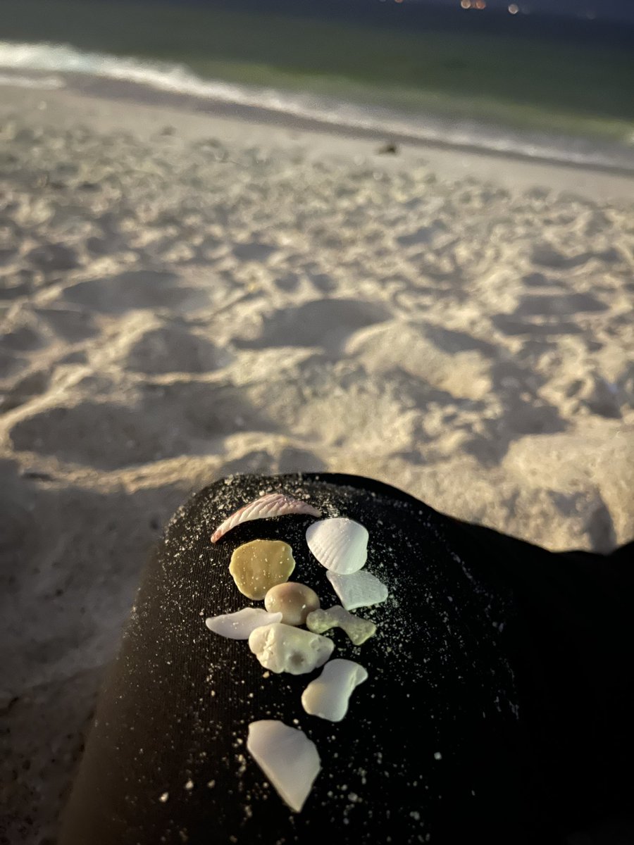 Douaanegm's tweet photo. A peaceful moment with yourself>>>🤍 https://t.co/ZEw91uiZUB
