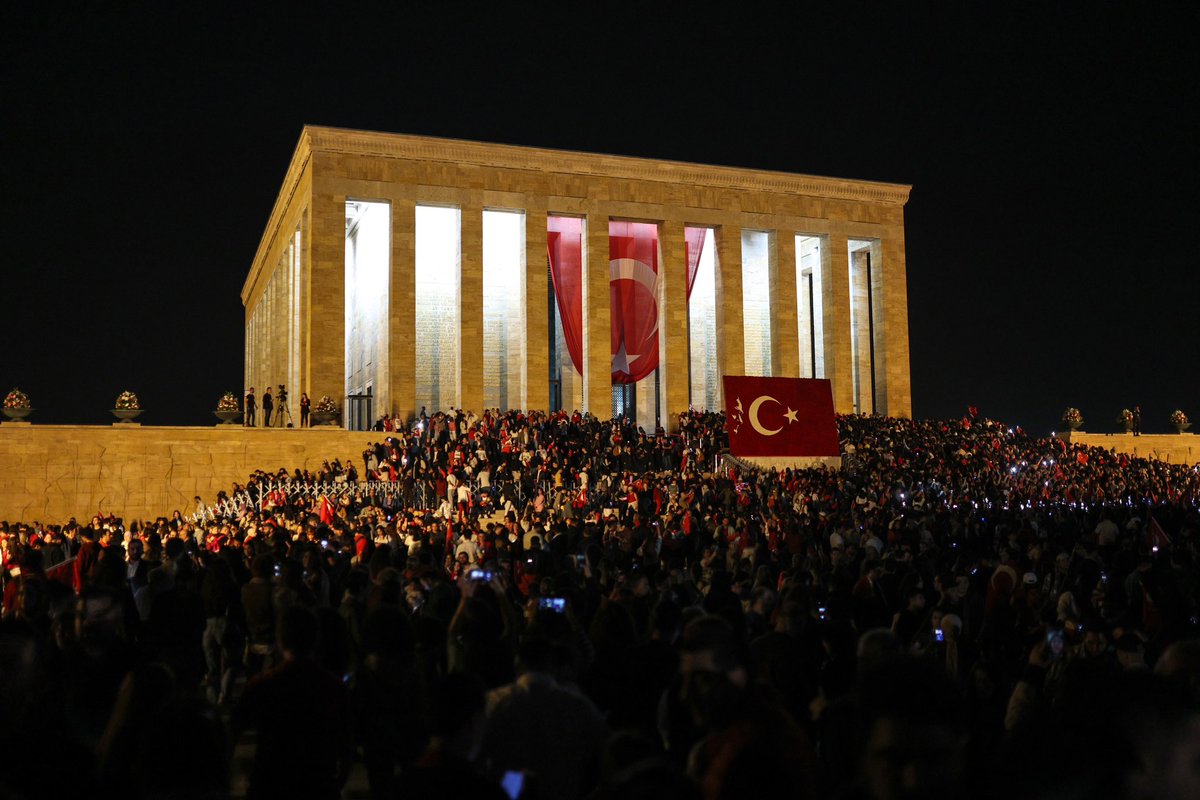 Bu gece Türkiye'nin en büyük gücü belli oldu.. Bu gücün partisi yok, inancı var.. #yüzüncüyılkutluolsun