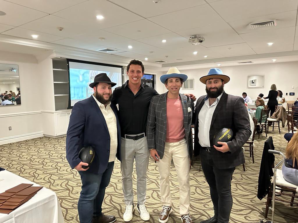 bellissimohats's tweet photo. Congrats @tommydevito007 on your first @NFL touchdown! @Giants @seanstellato #NewYorkGiants https://t.co/M67a0ZECid