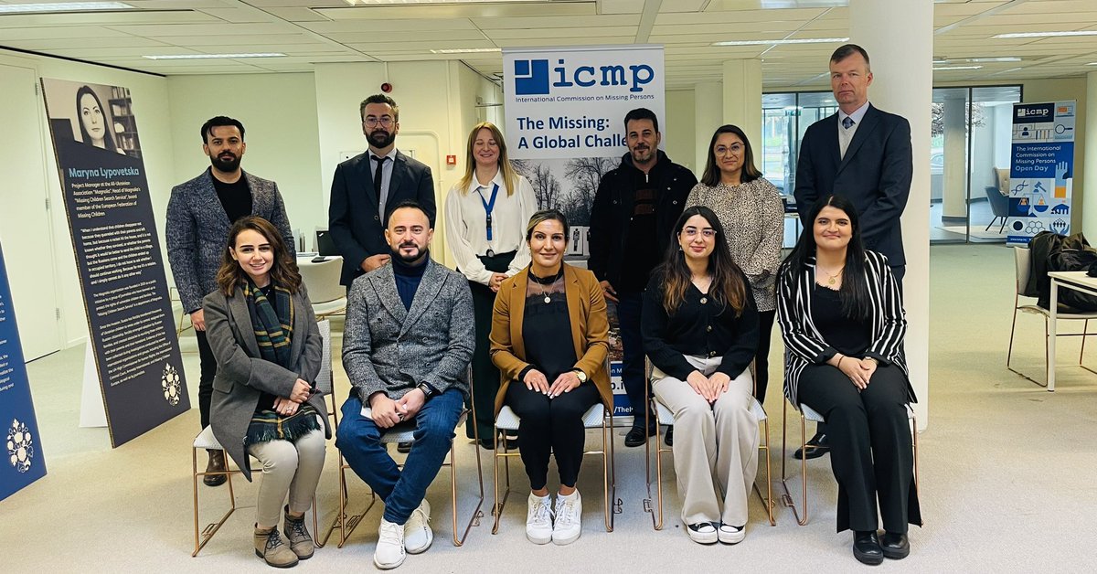 ZED_Deutschland's tweet image. Der Islamische Staat verübte in 2014 an den #ÊzîdInnen einen #Genozid aus, mehrere hundert von Massengräbern zeugen davon.

Unter der Leitung der für IS-Verbrechen zuständigen UN-Ermittlungsgruppe #UNITAD werden diese Massengräber seit Jahren geöffnet.