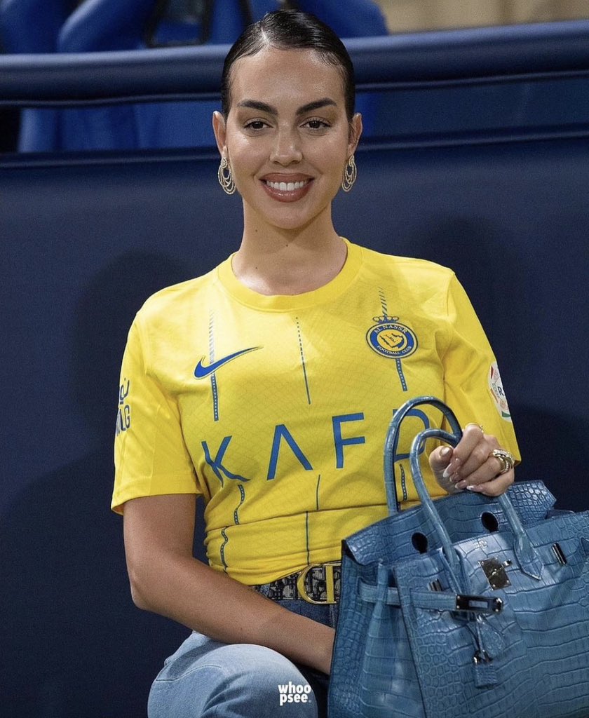Ronaldo Scores, but the Real Attraction is in the Stands: Georgina Rodriguez Receives Praise for Her Adorable Expression Captured on Camera 5