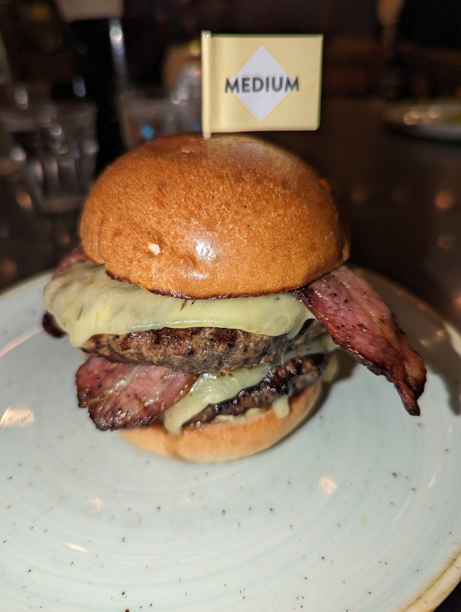 toolbum's tweet image. Burger and Australian Pink Floyd