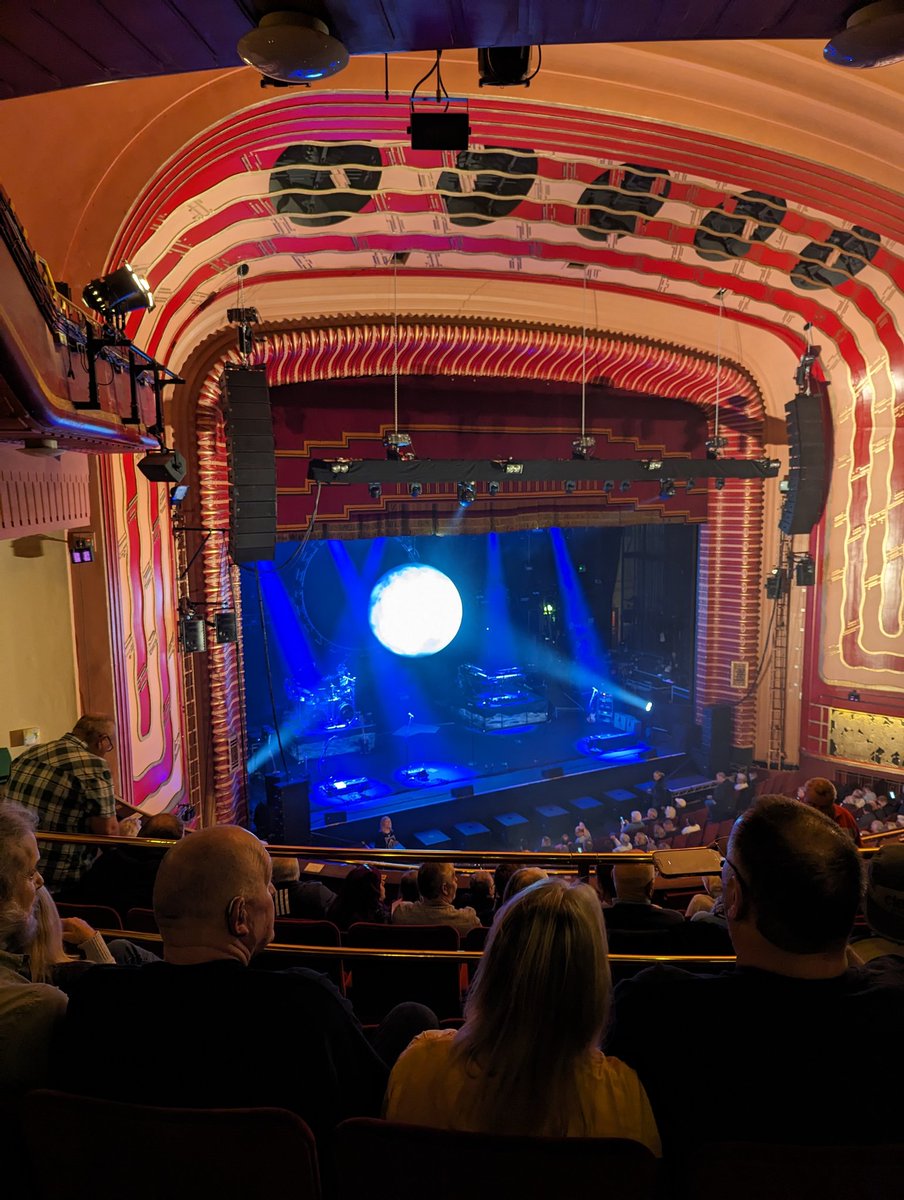 toolbum's tweet image. Burger and Australian Pink Floyd