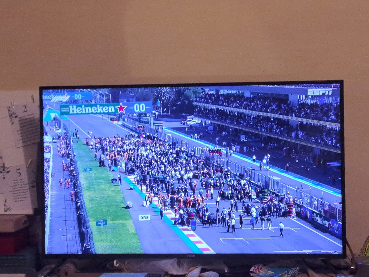 Viendo el #MexicoGP #F1 desde #ElSalvador #FORZAFERRARI