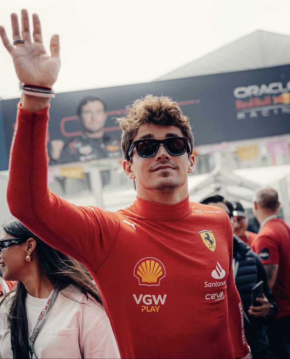 Charles_Leclerc's tweet photo. Pole position yesterday 😘 
It’s time to race 🇲🇽 https://t.co/aYxlYDBtW8