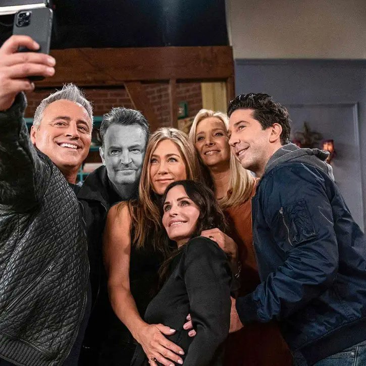 Rest in peace Matthew Perry, we love you very much, you will always live in our hearts, thank you for your charisma and your beautiful energy. 🤍