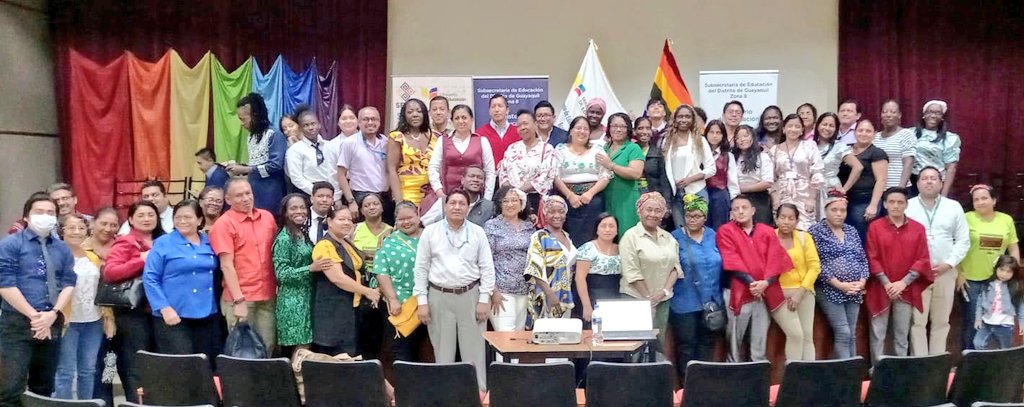 EducacionZ8_Ec's tweet photo. @SEIBEec realizó la socialización en el marco del Día de la Interculturalidad y Plurinacionalidad, a través de experiencias educativas enfocadas en instituciones de @EducacionZ8_Ec con mayor población estudiantil de pueblos indígenas y afroecuatorianas.

#NuestroTrabajoContinúa https://t.co/oy7GPKlcdL