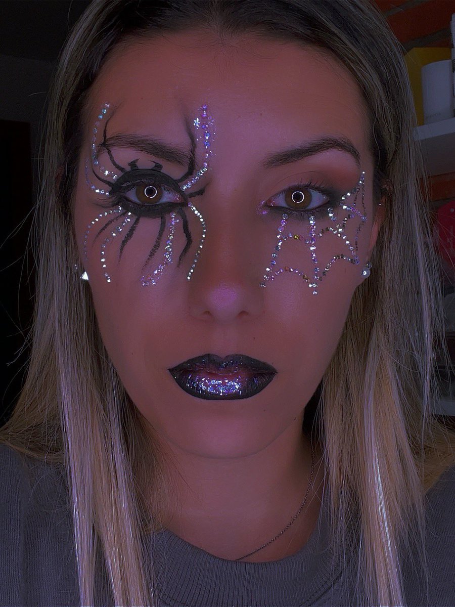 MakeupByEsther's tweet photo. Halloween is coming 🎃😳🕷️ https://t.co/O6nmQy2KrJ