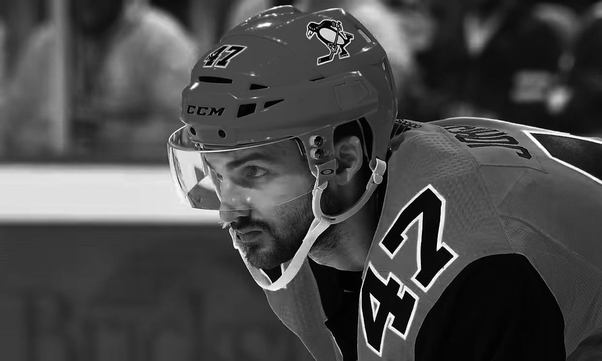 Everyone at the Cougars would like to pay our respects and condolences to the family, friends, fans and colleagues at Nottingham Panthers following the tragic death of Adam Johnson, who passed away yesterday following a collision during a match against Sheffield Steelers.