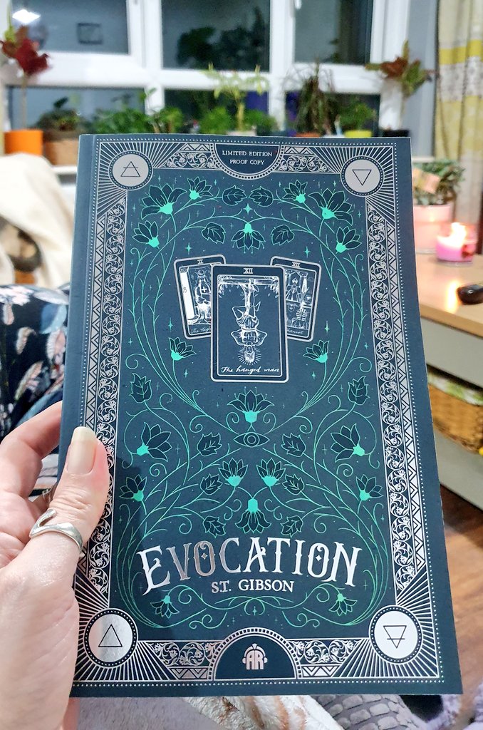 mazsbookscape's tweet image. I have been dying to get started on this beauty, and now I can! I have a feeling it won't take me long to finish! #Evocation 🕯💀 @angryrobotbooks