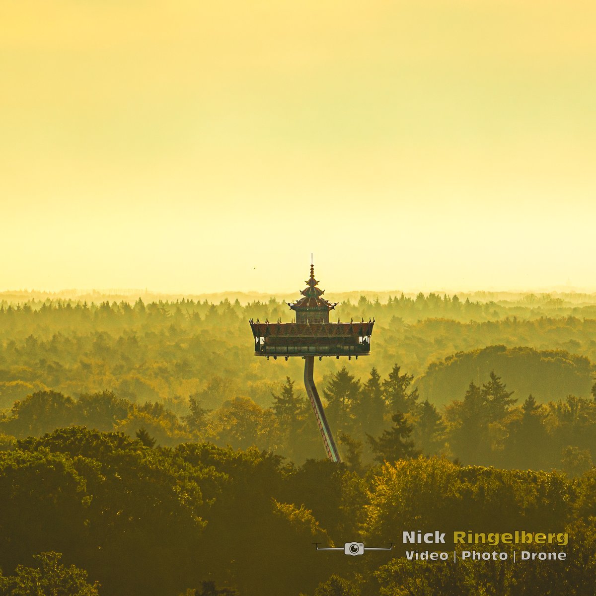 In de morgen heb je altijd een mooi mistig uitzicht!
-
#droneshotoftheday #dronepicture
#aerialphotoshoot #aerialpicture
#aerialshot #aerialphoto #efteling #pagode