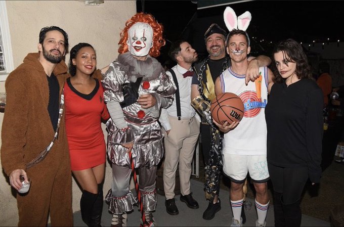 Halloween 2023 🎃guess my costumeeeee👀🎃😂 https://t.co/TfwlwD2uip<a href="/tag/model"class="tags"><span>#model</span></a><a href="/tag/bookcover"class="tags"><span>#bookcover</span></a><a href="/tag/romancebook"class="tags"><span>#romancebook</span></a>