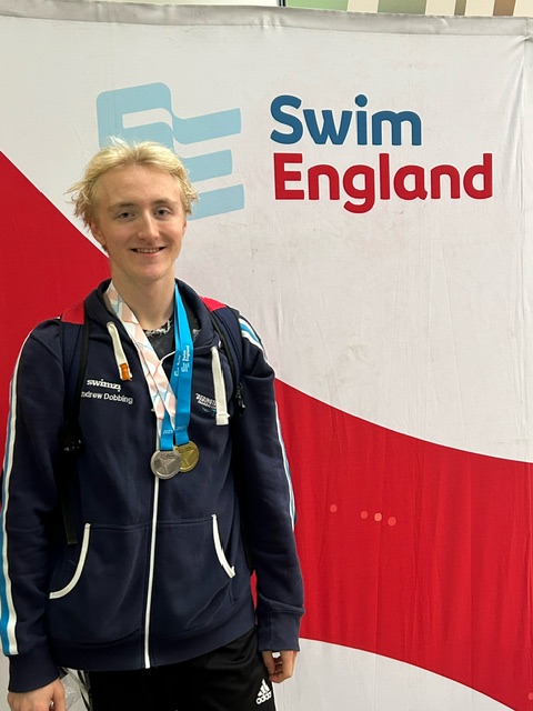 Bebingtonswim's tweet photo. Well done at Swim England National Masters
Andrew Gold 1500m/800m Freestyle Silver 400IM
Jordan Silver 1500m/800m/400m Freestyle 
David Bronze 200IM/200m Breaststroke https://t.co/nxnjFXJ2Kn